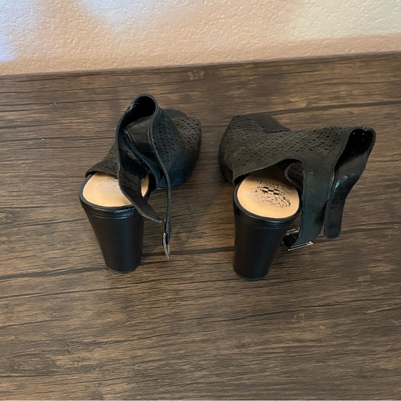 Must bundle shoes size 7 - Picture 4 of 6